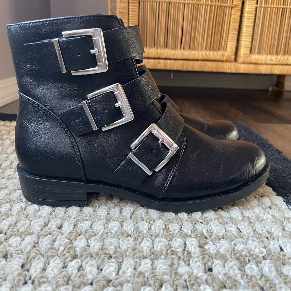 Women’s Time and Tru moto boots